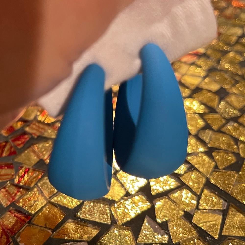 Blue Earrings - Picture 3 of 8